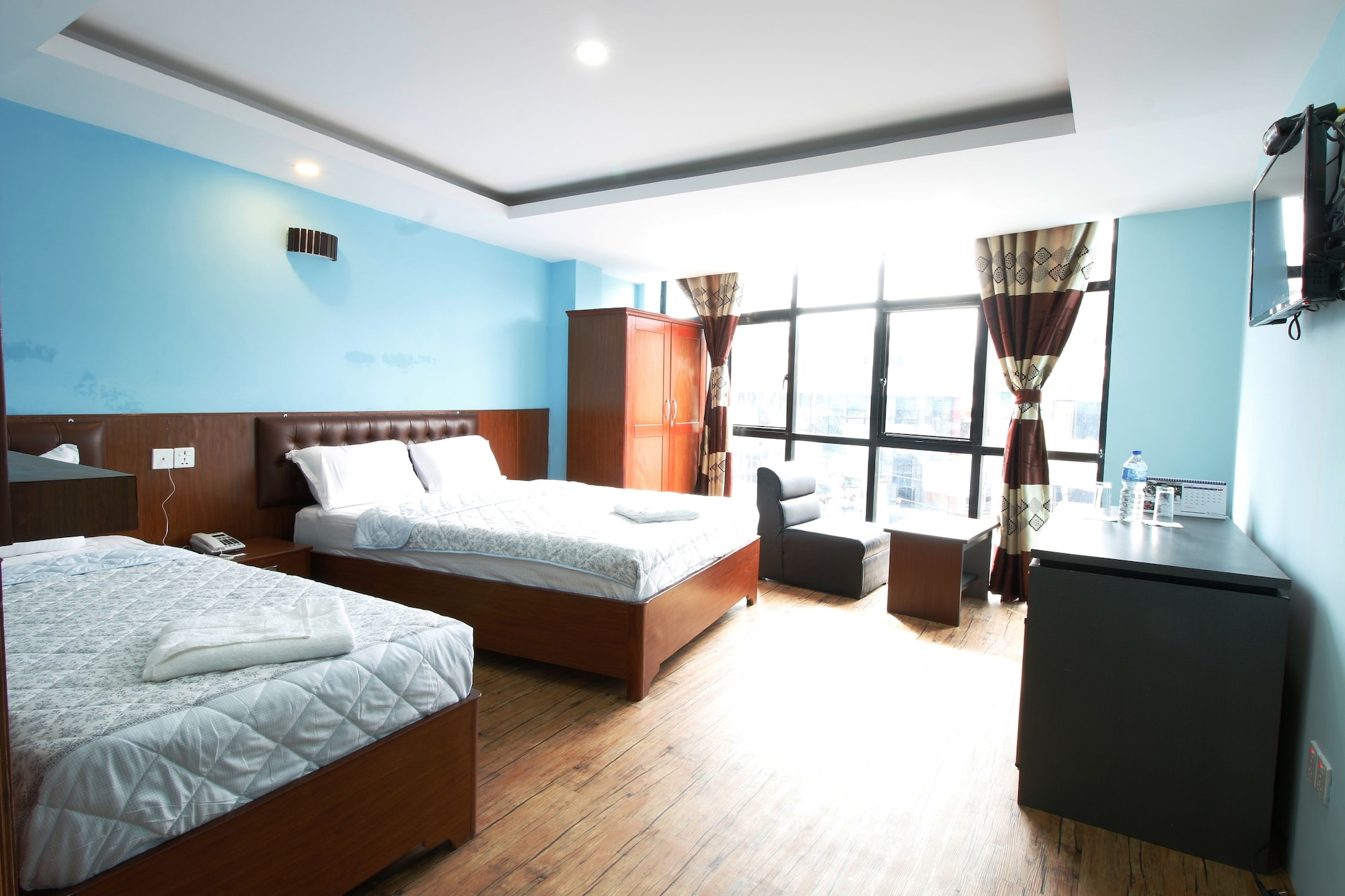 غرفة ديلوكس بسرير مزدوج أو سريرين منفصلين، Everest Holiday Inn 2/4
