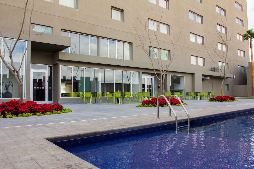 Holiday Inn Express Suites Hermosillo 45/50