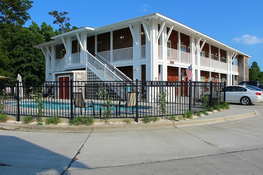 Topsail Shores Inn 51/67