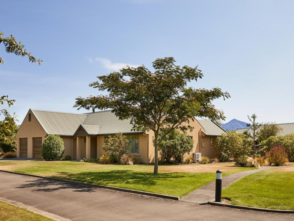 Vintners Retreat 3/50