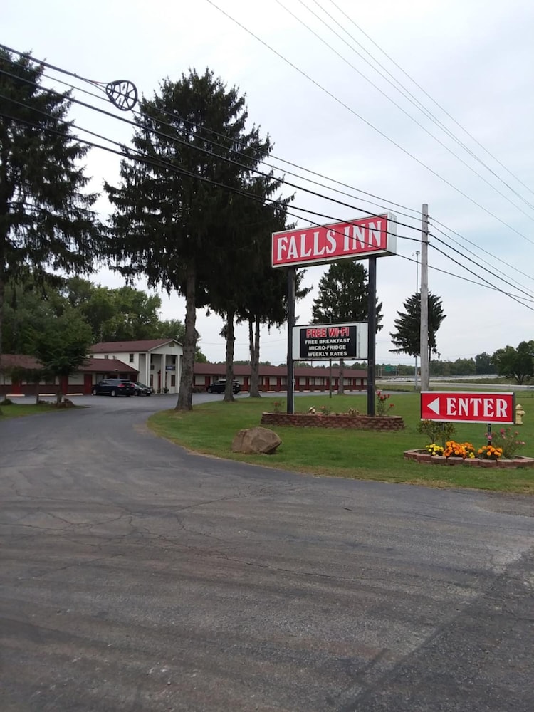 Falls Inn Newton Falls 4/43