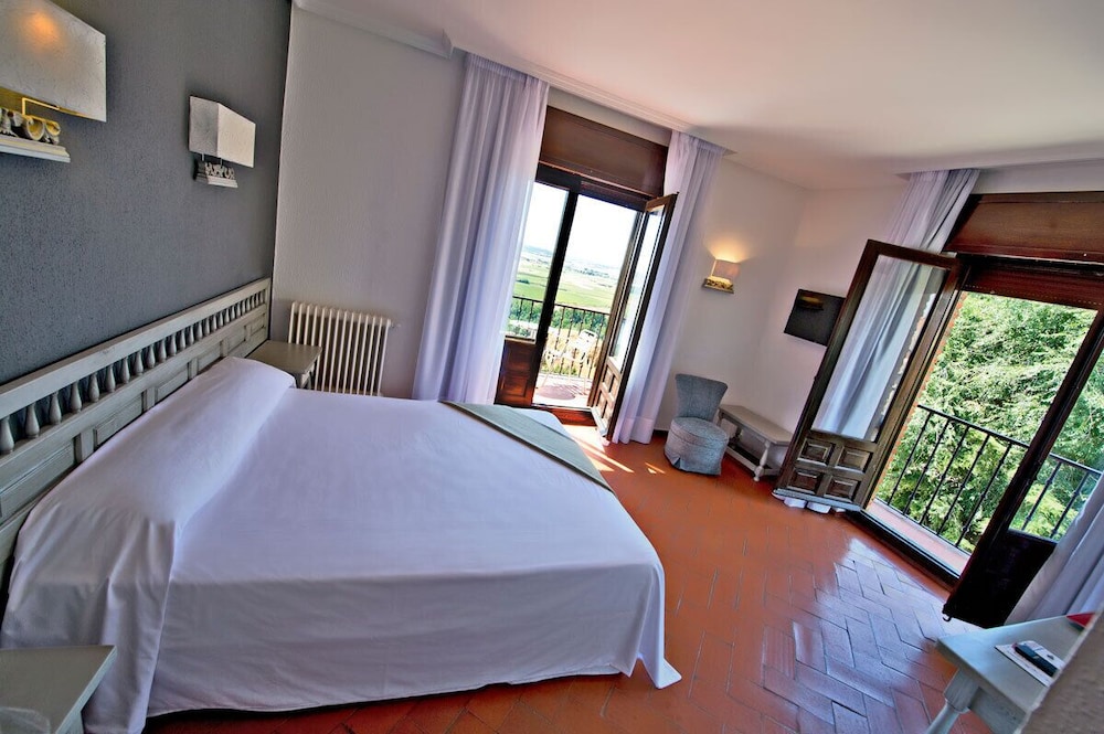 Juan Ii Hotel 3/50