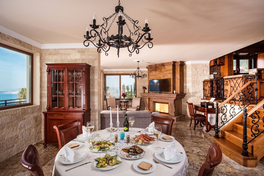 Bella Mare Villa 11/27