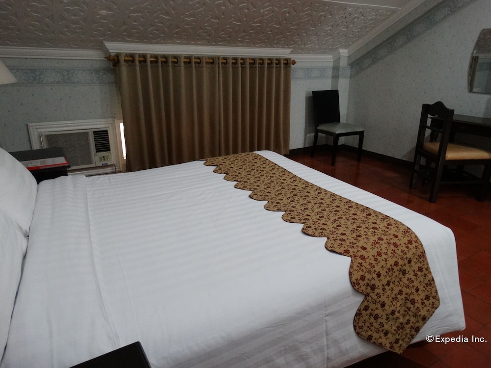 White Knight Hotel Intramuros 24/65