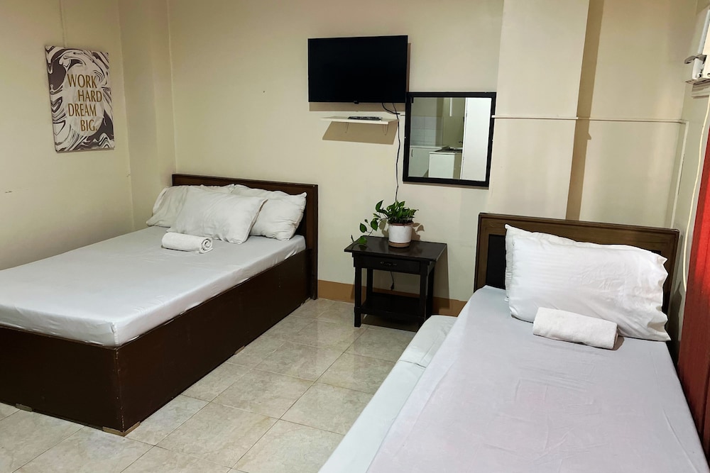 Sta Rosa Inn Iloilo powered by Cocotel 9/31