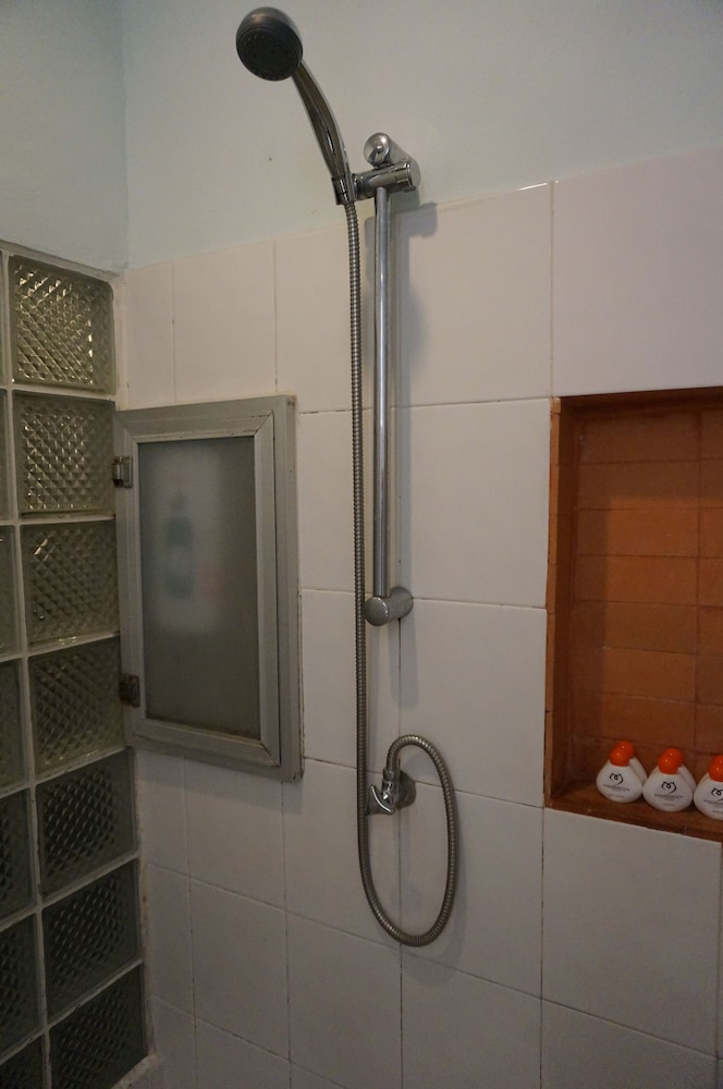 Maninarakorn Hotel photo3