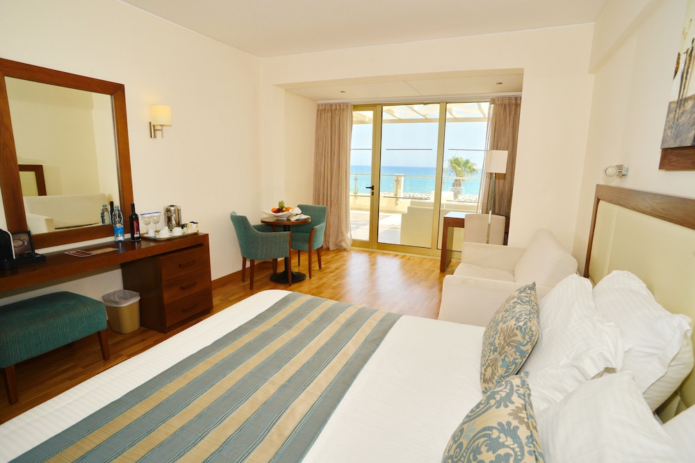 Golden Bay Beach Hotel 11/50