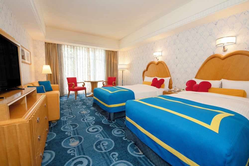 Disney Ambassador Hotel 4/50