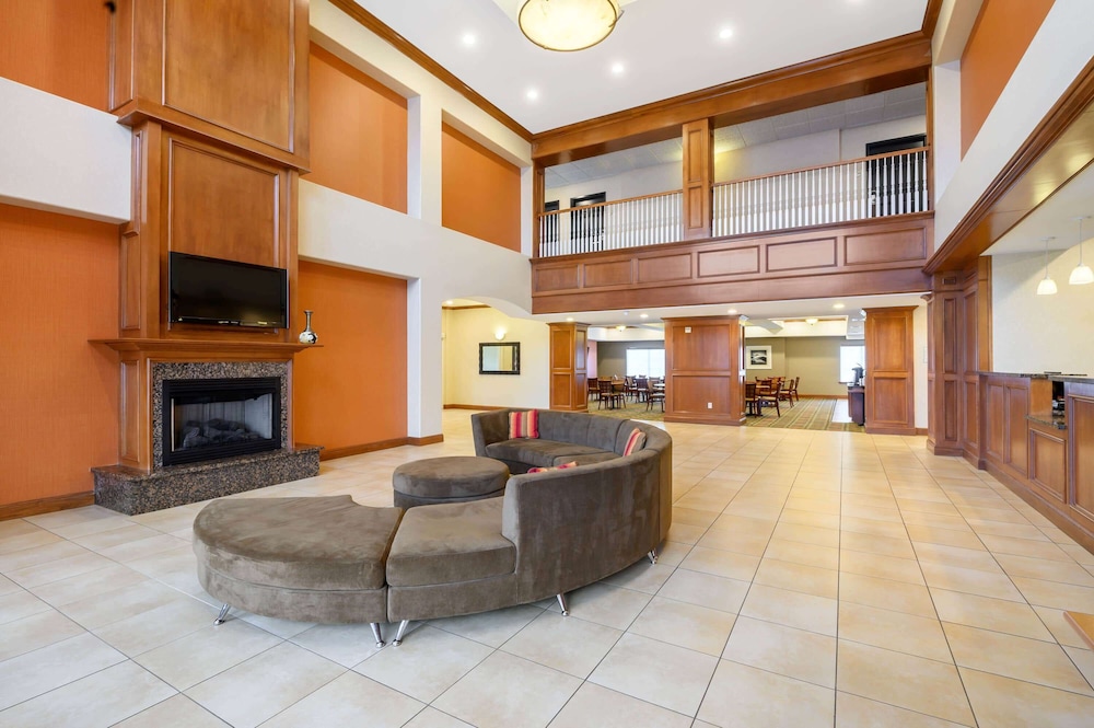 La Quinta Inn And Suites By Wyndham Longview North 11/46