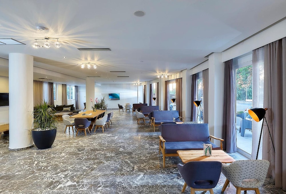 Vasia Royal Hotel 18/27