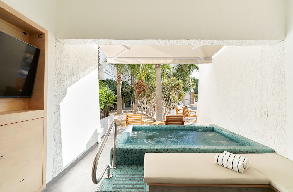Bahia Hotel and Beach House 41/76