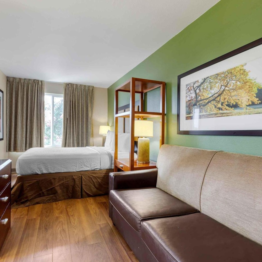 Hawthorn Extended Stay by Wyndham Irving Las Colinas 16/69