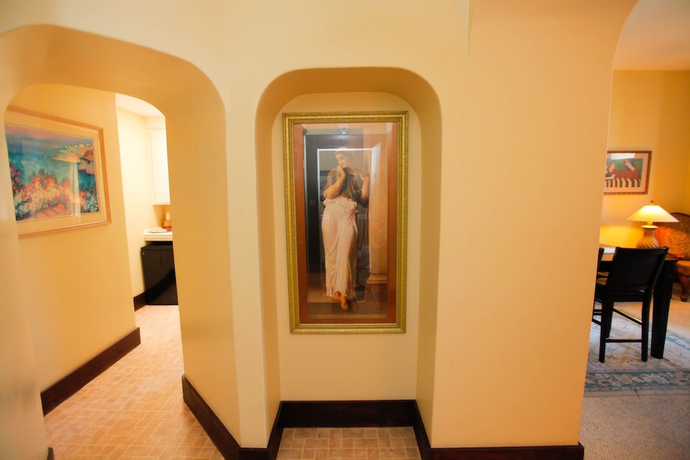 Santa Paula Inn 38/56