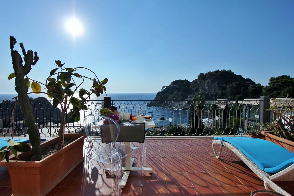 Hotel Baia Azzurra 66/70