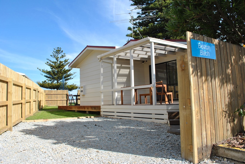 Waikanae Beach TOP 10 Holiday Park 40/50