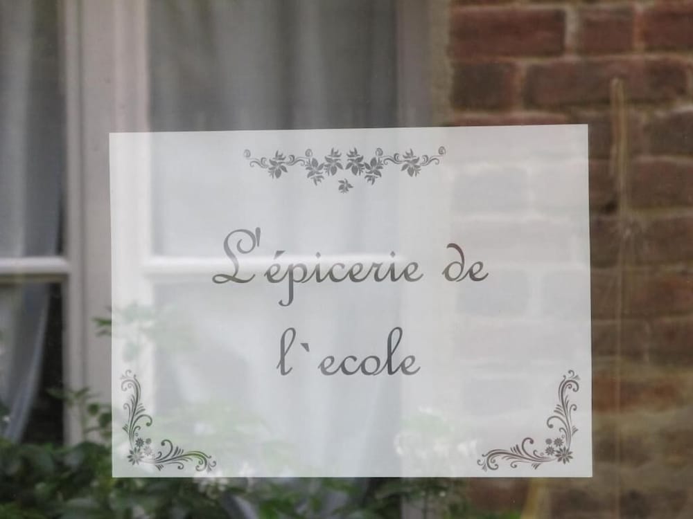 A L Ecole Buissonniere 19/50