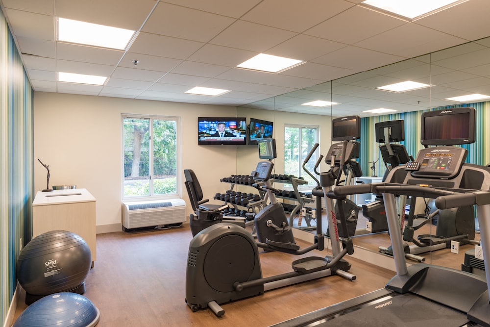 Holiday Inn Express Charleston US Hwy 17 & I-526 35/77