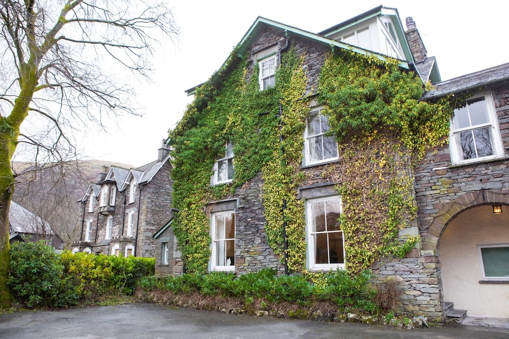 Oak Bank Hotel 56/60