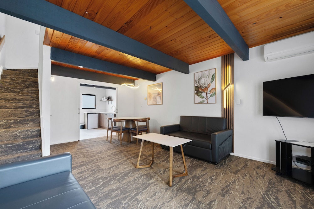 Wylie Court 52/64