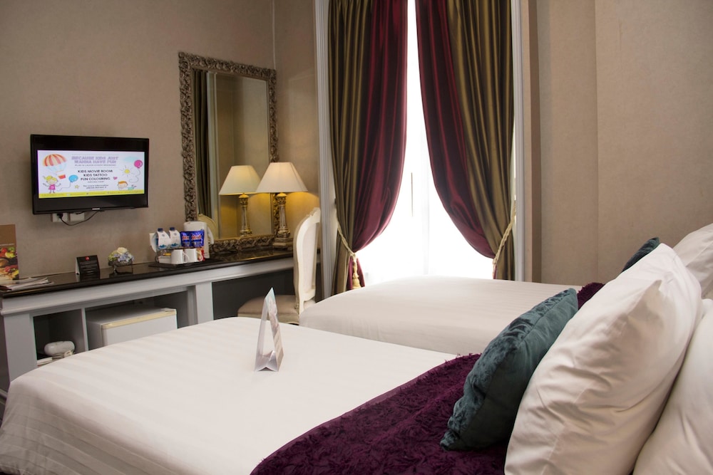 Gh Universal Bandung 20/50