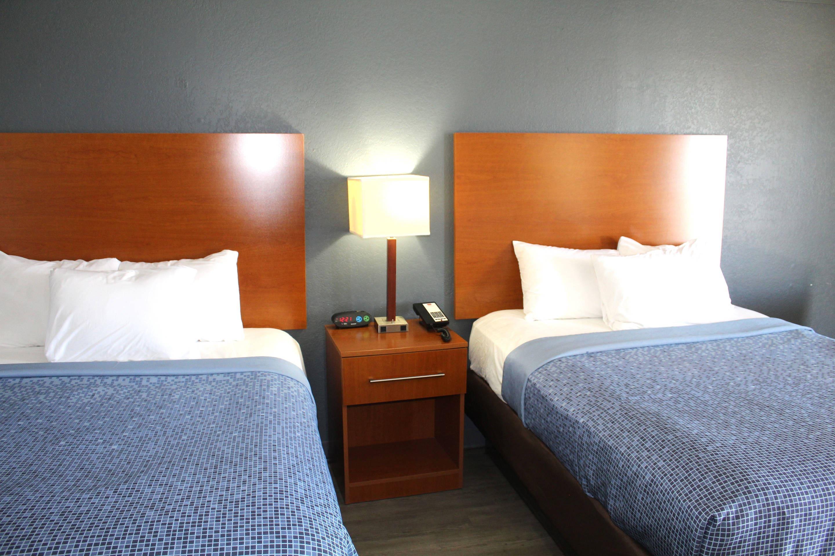 غرفة بسريرين كوين، Econo Lodge Franklin South KY 9/10