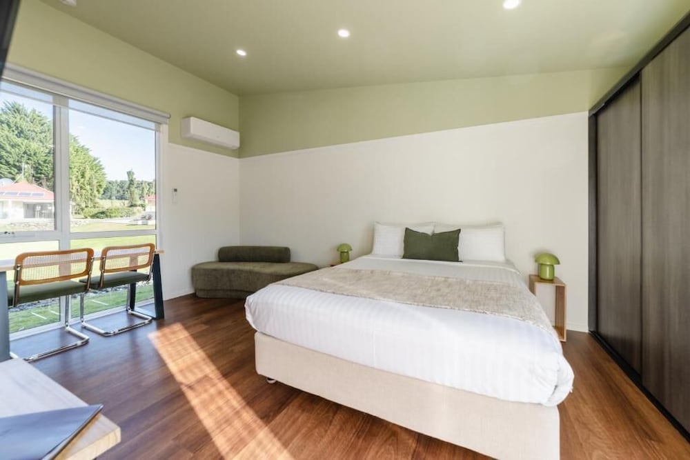 Port Arthur Villas 24/67