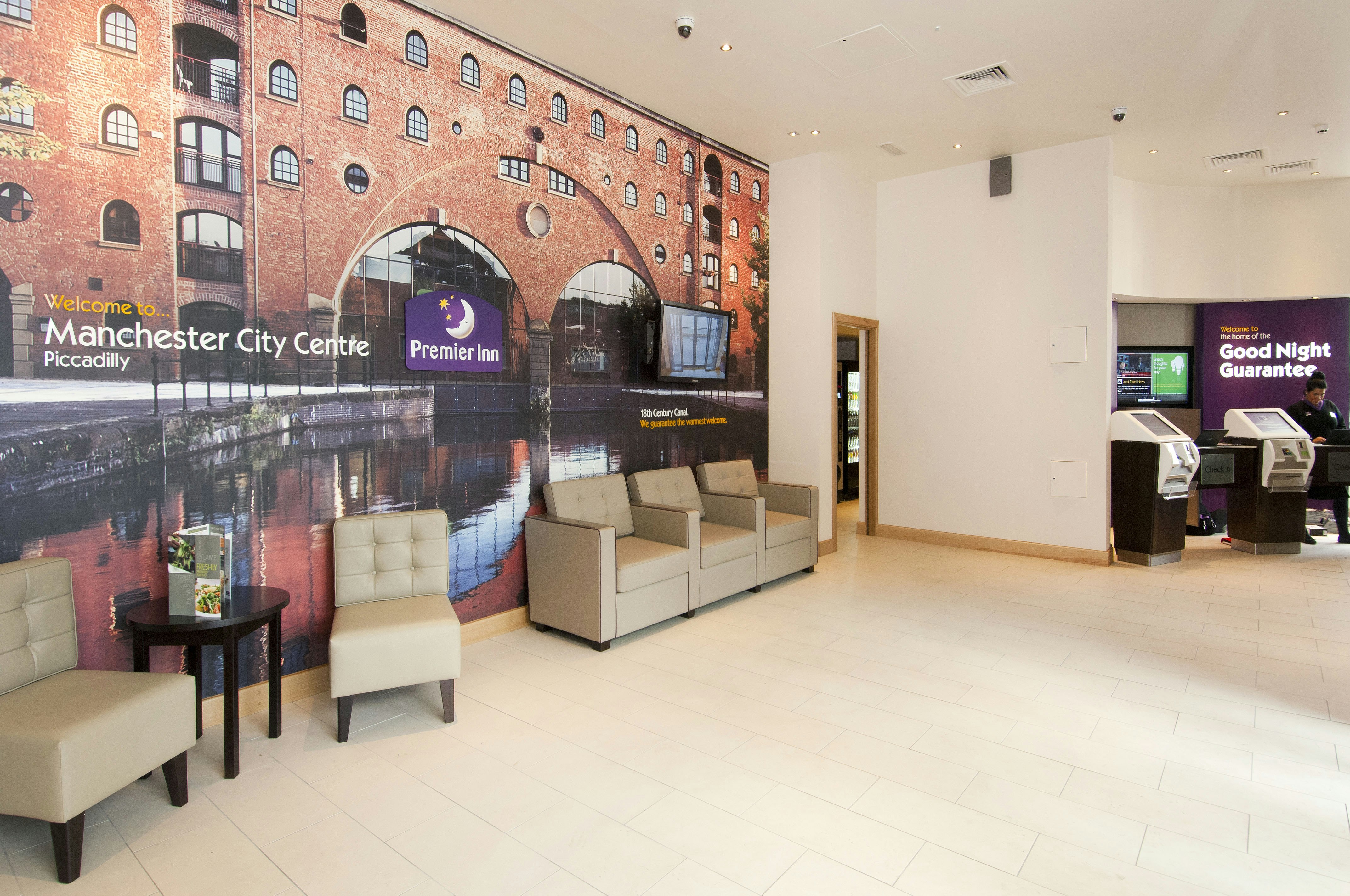 Premier Inn Manchester City Centre Piccadilly 39/51