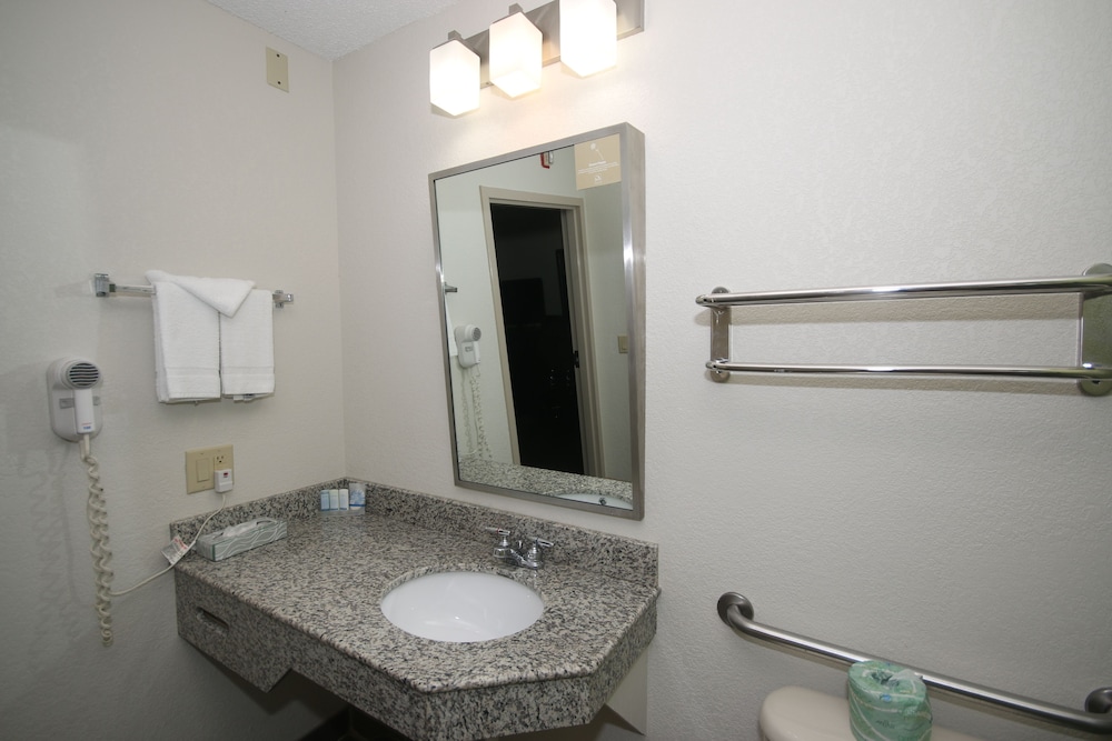 Sleep Inn Concord - Kannapolis 11/46