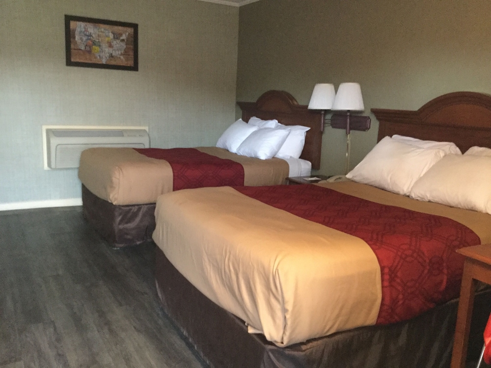 Falls Inn Newton Falls 11/43