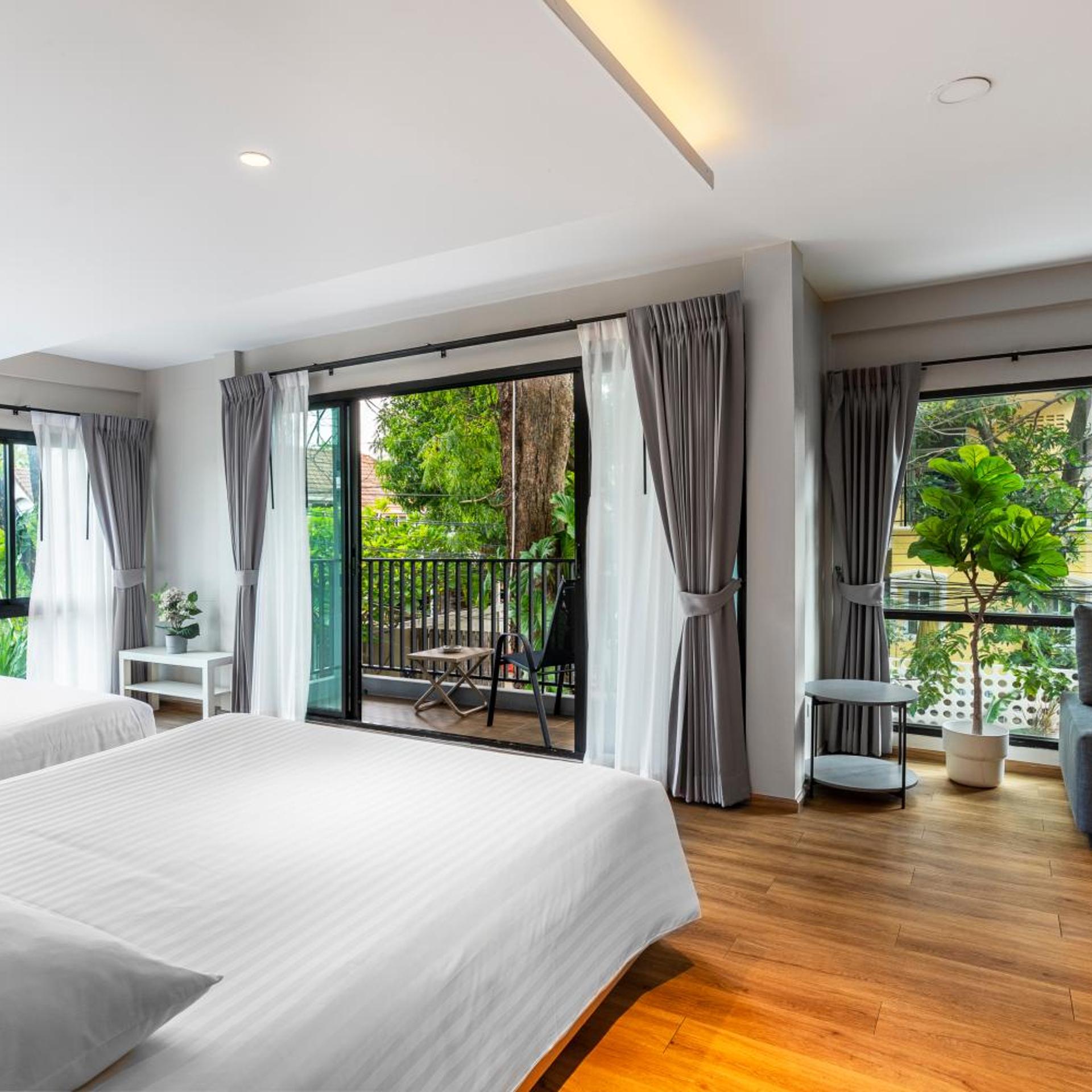 3 Bedrooms, House