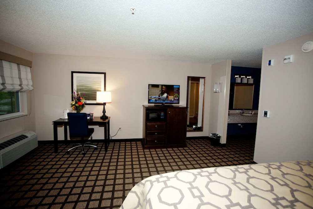 Baymont by Wyndham Erie 16/36
