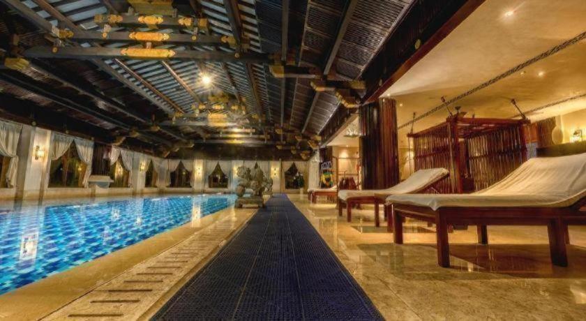 TONGQUETAI NEW CENTURY GRAND HOTEL 28/44