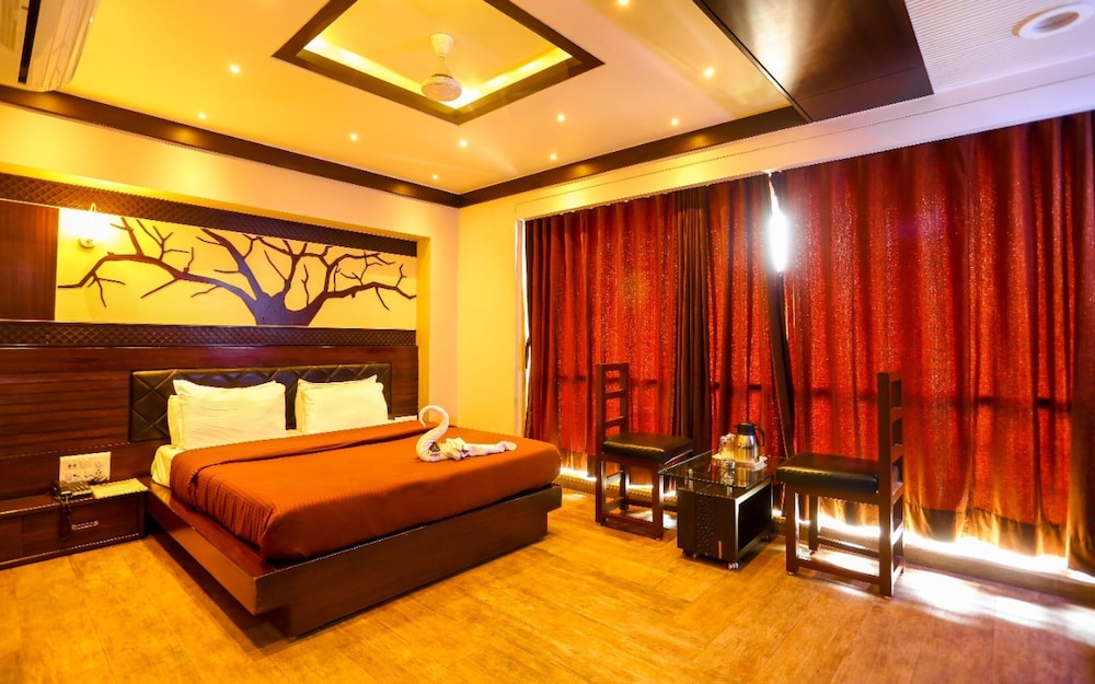 Hotel Grandpragati 7/28