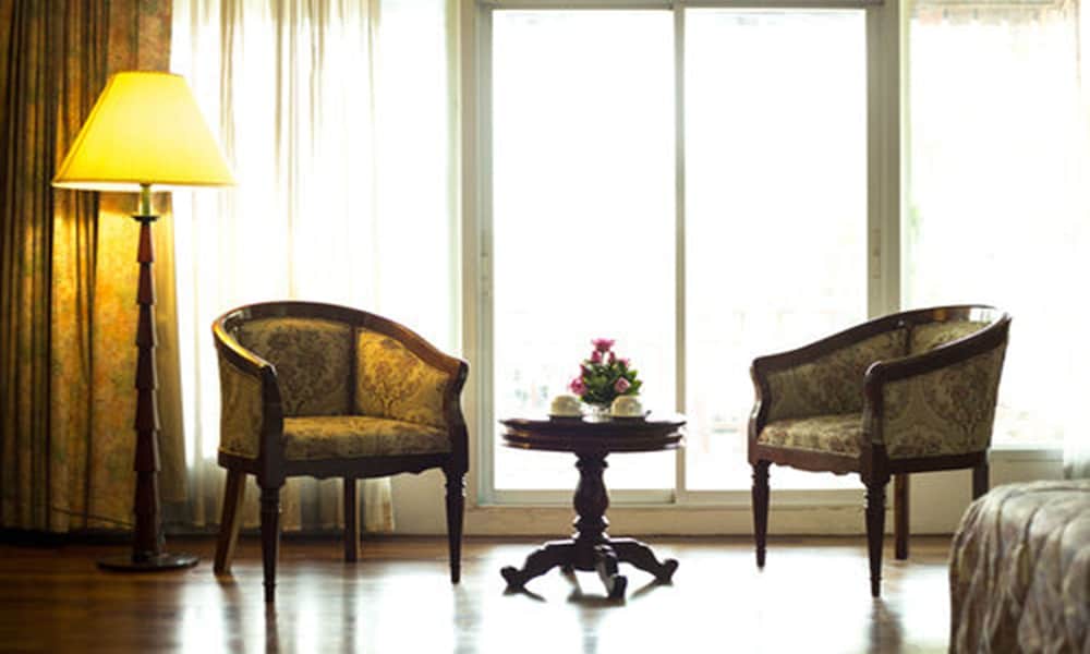 Angkham Hotel 42/46