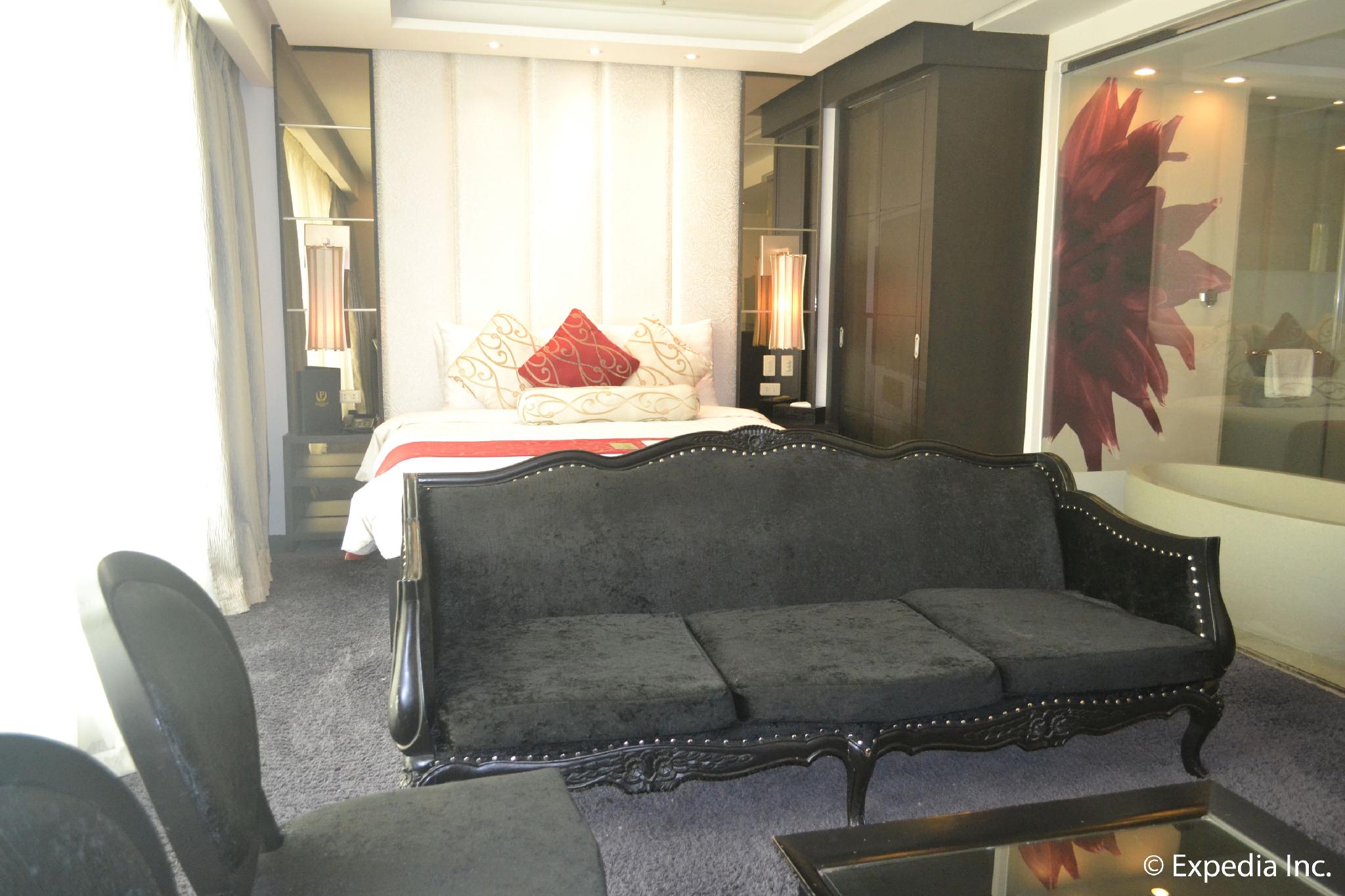 Residential, Suite