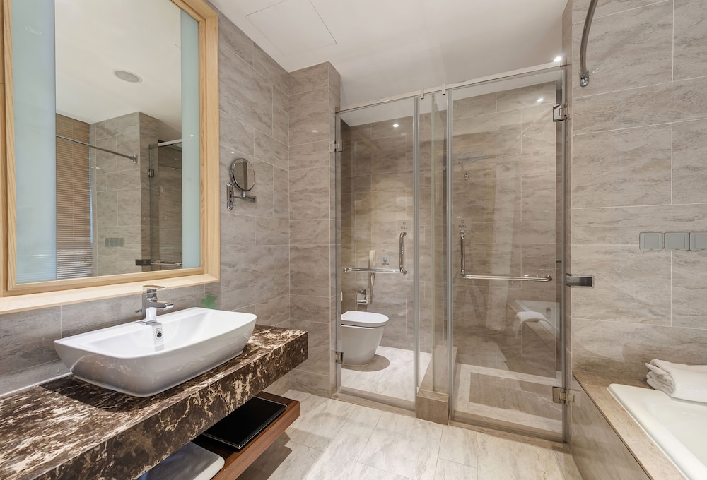 Holiday Inn Qingdao Expo 12/34