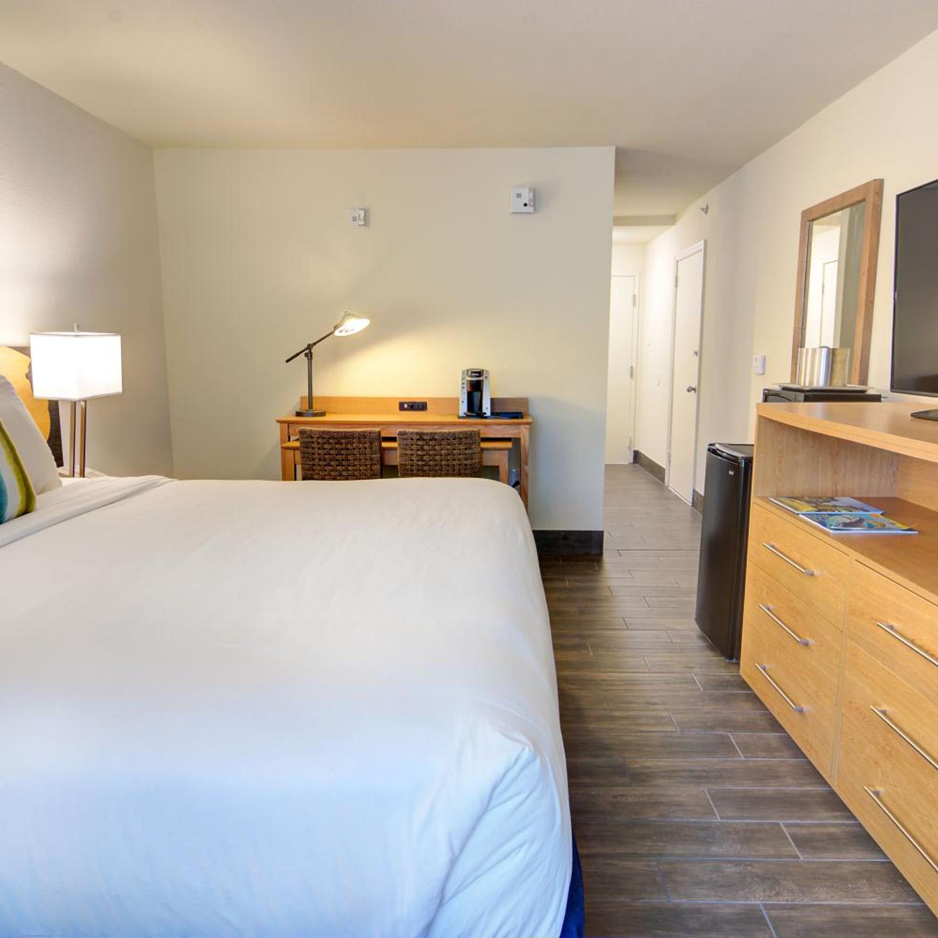 Standard, Queen Bed, Accessible