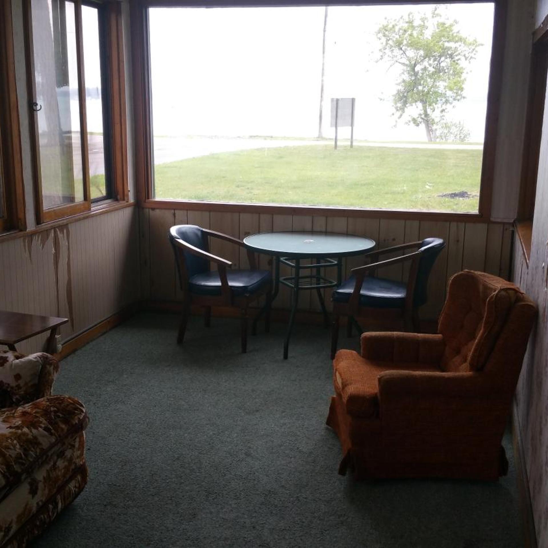 Sun 'n Snow Motel 29/50