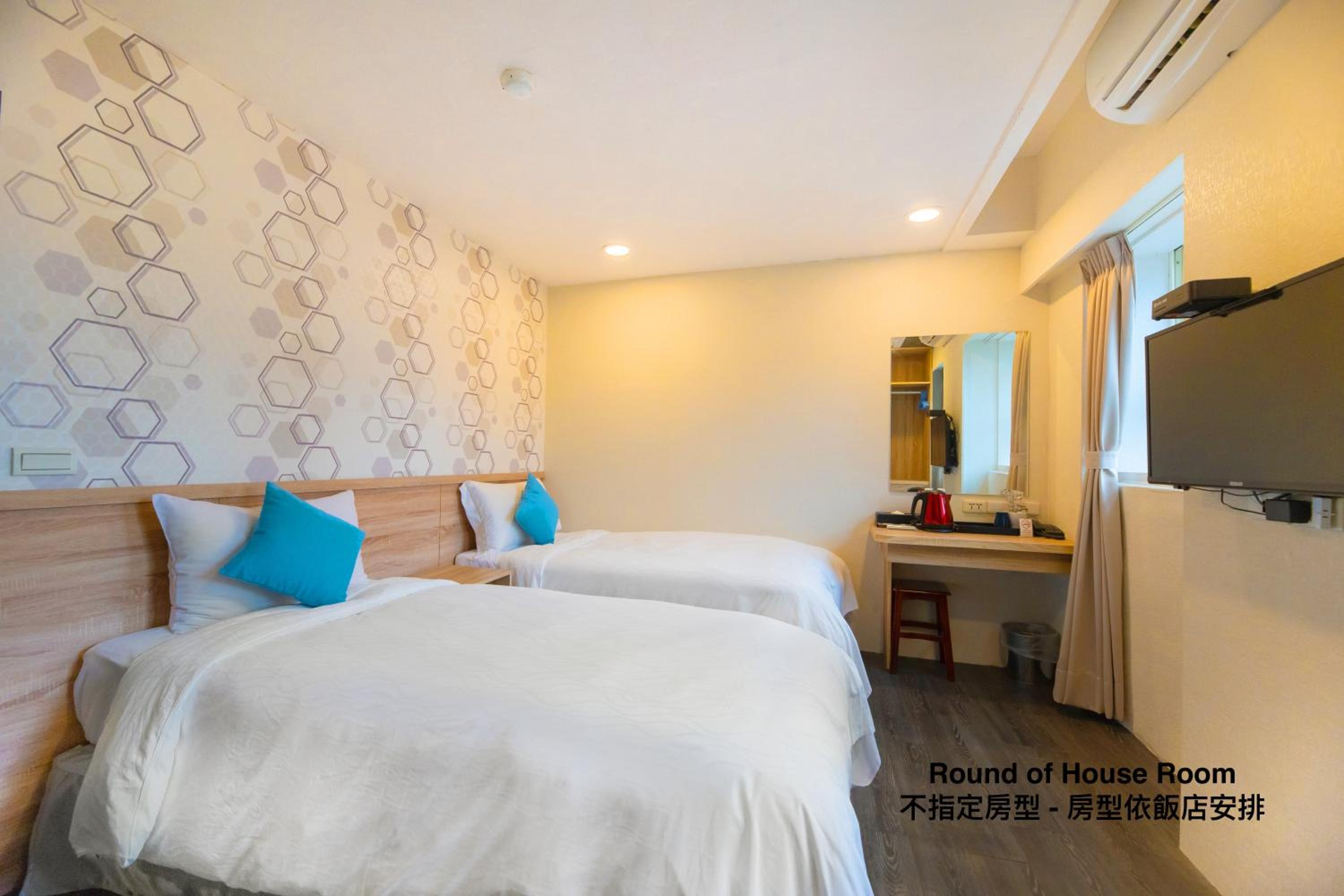 Semi Room, Run of House, Semi Double Bed