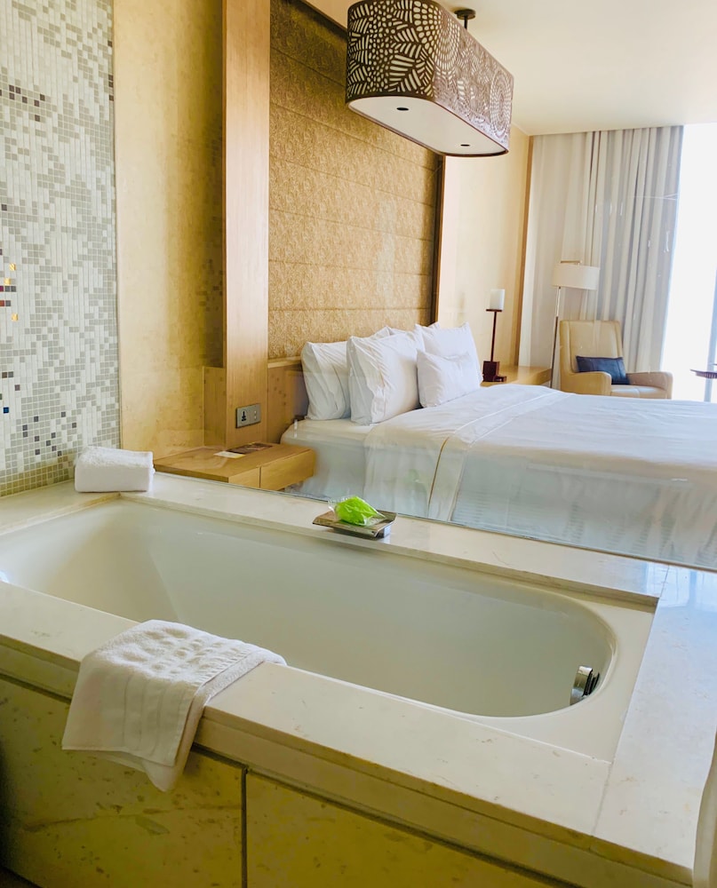 The Westin Gurgaon New Delhi 26/60