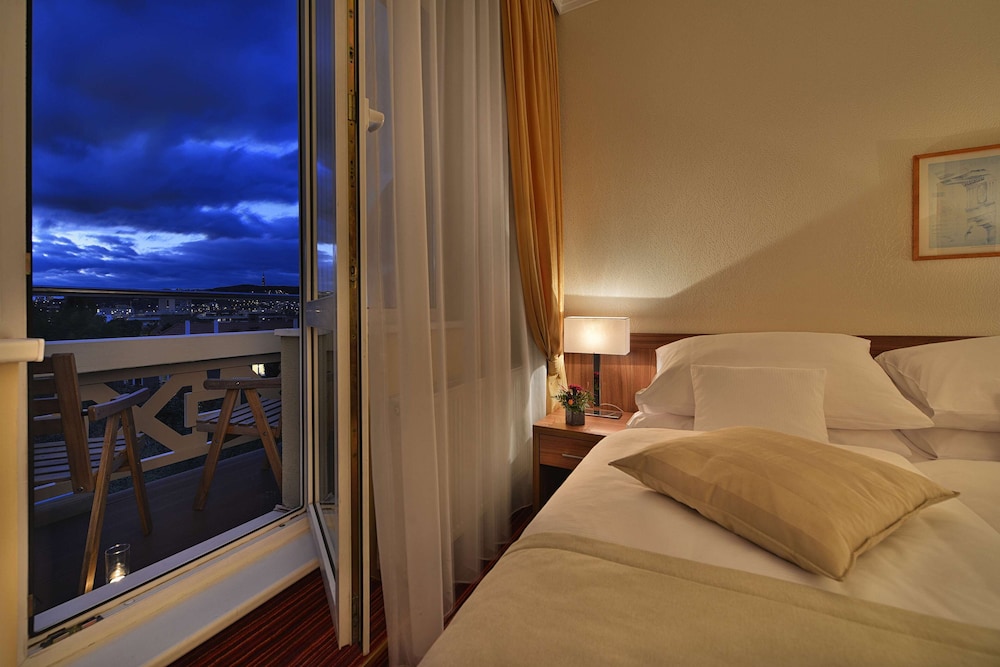 Apollo Hotel Bratislava 30/65