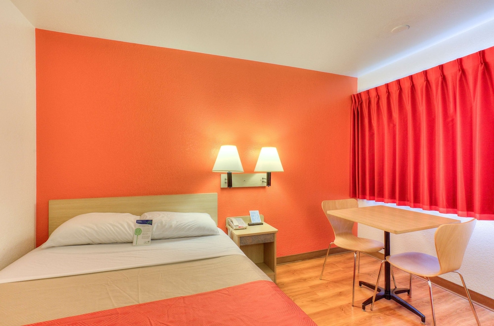 Motel6 Tigard, OR - Portland South - Lake Oswego 45/59