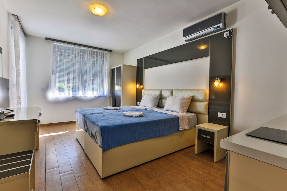 Room at Villa Dvor Kornic, BUDVA