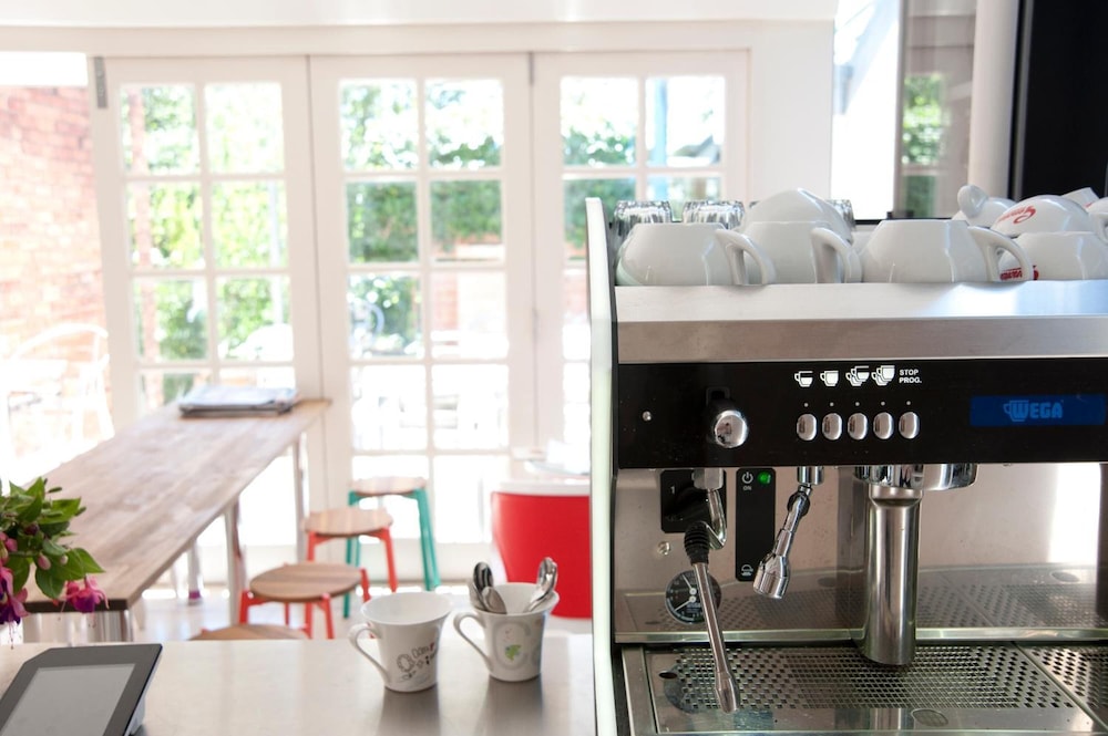 Lowena Cafe and Accommodation 26/41