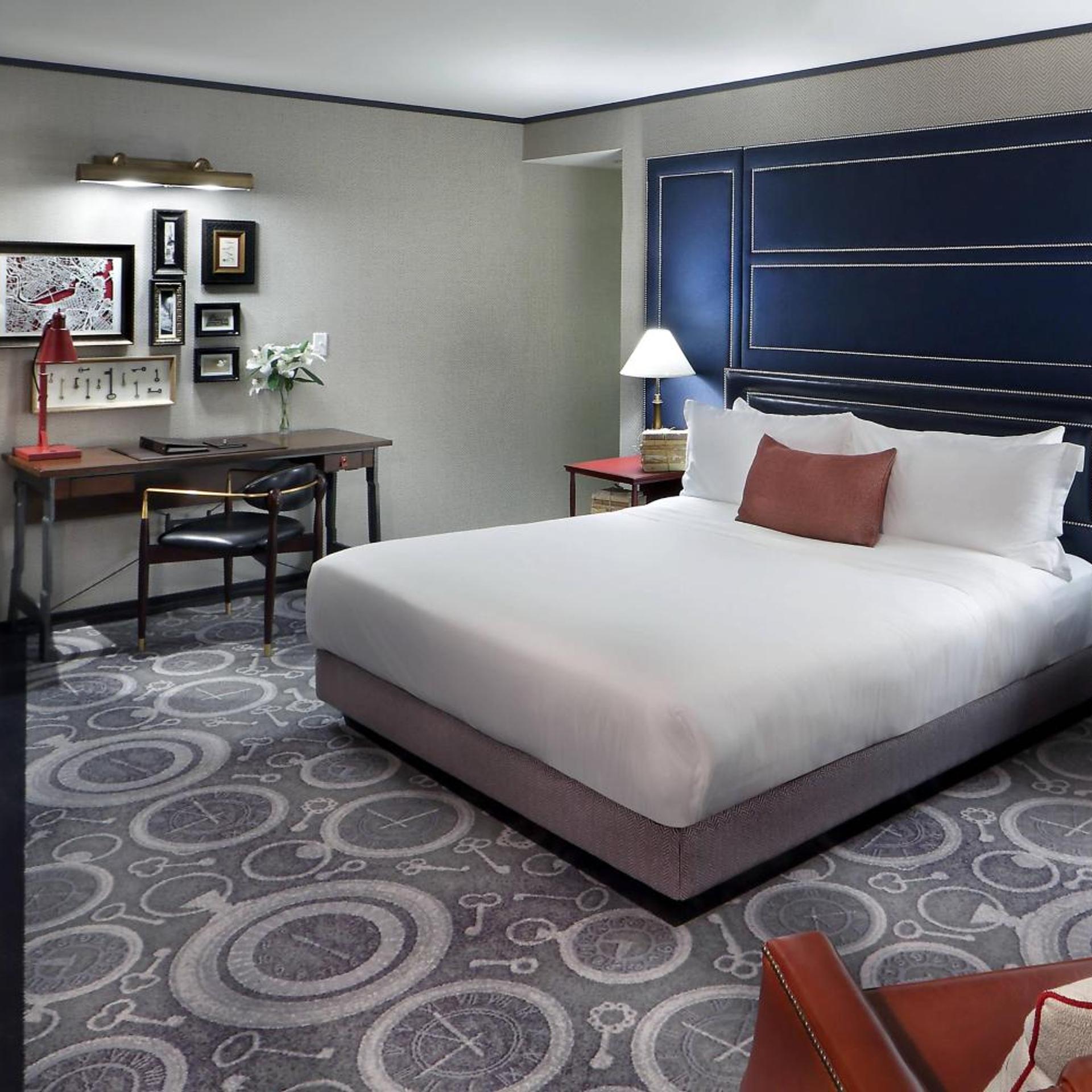 1 Bedroom, Charles, 2 Rooms, Suite, King Bed, Sofa