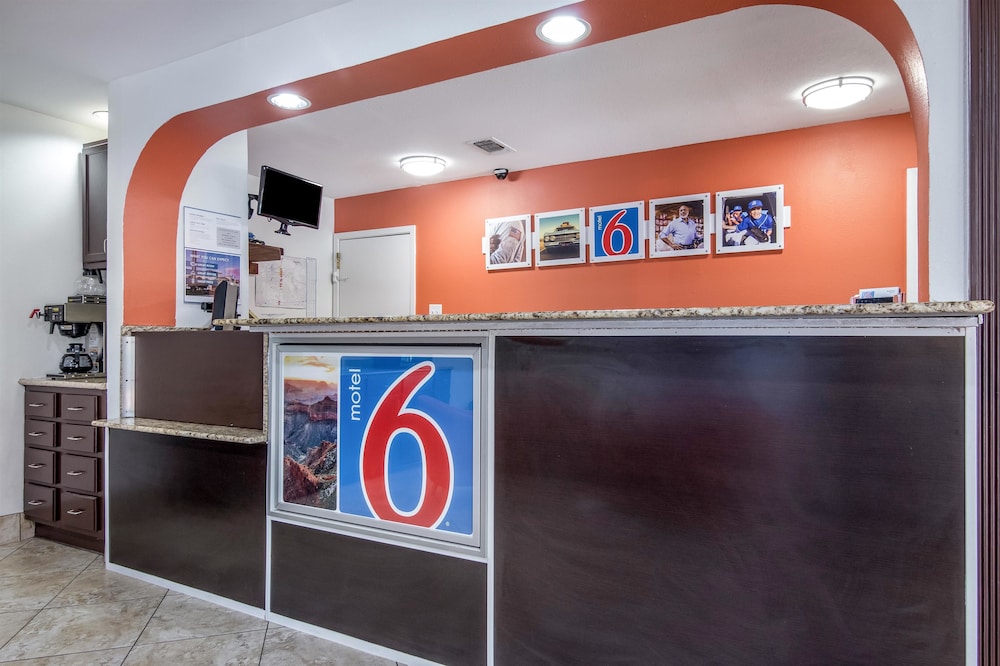Motel6 Marshall, TX thumb 4