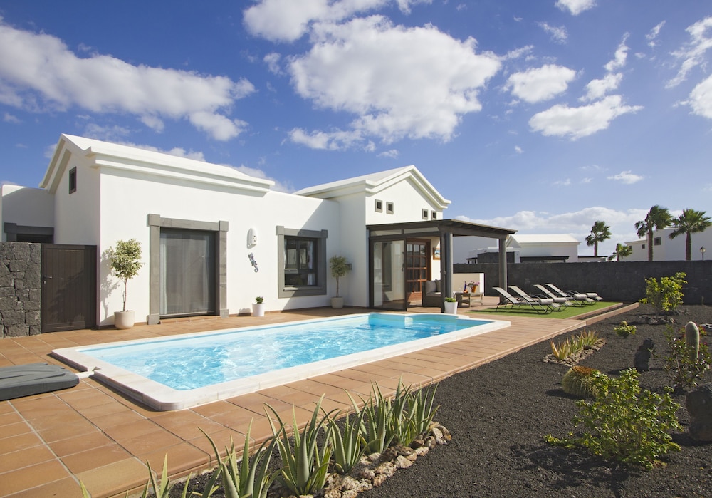 Villas Coral Deluxe 6/56