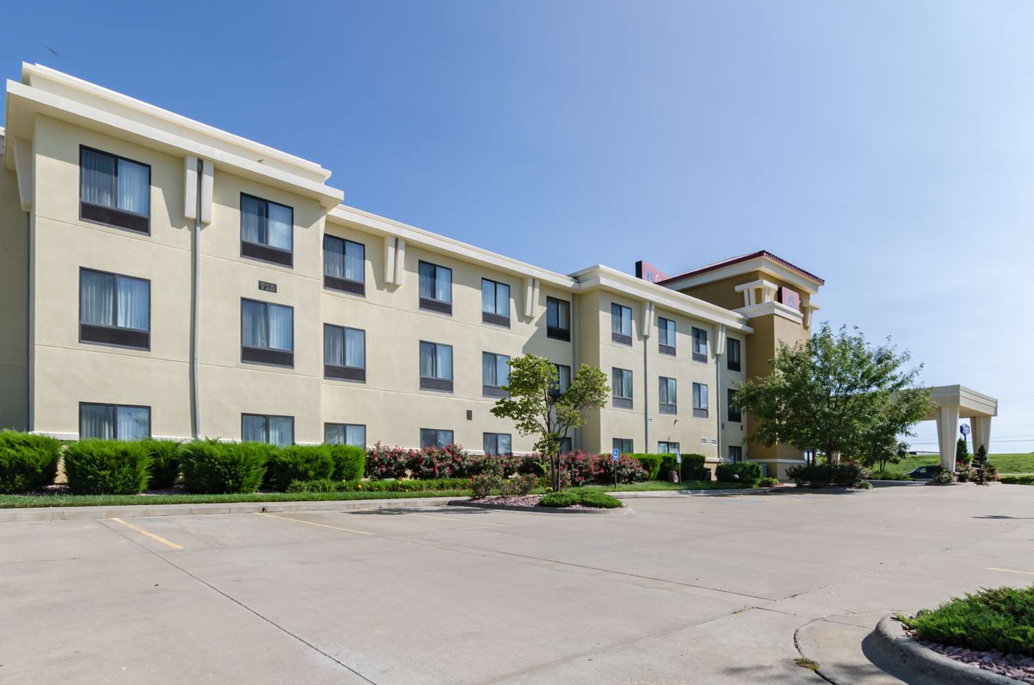 Comfort Suites Salina 42/44
