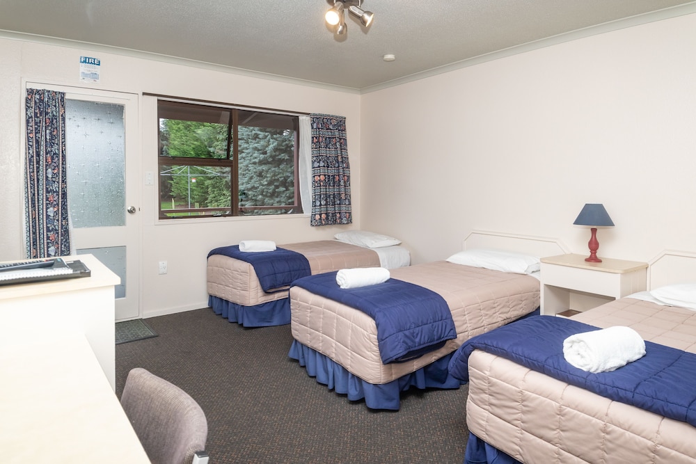 Te Anau Top 10 Holiday Park 29/58