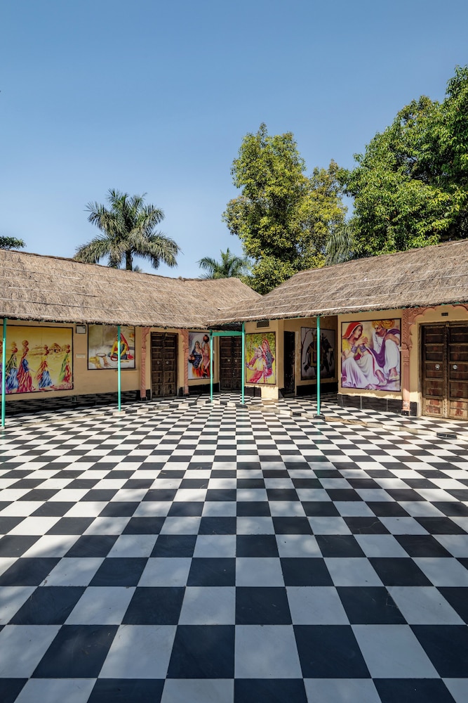 THE COUNTRY SIDE RESORT 40/48